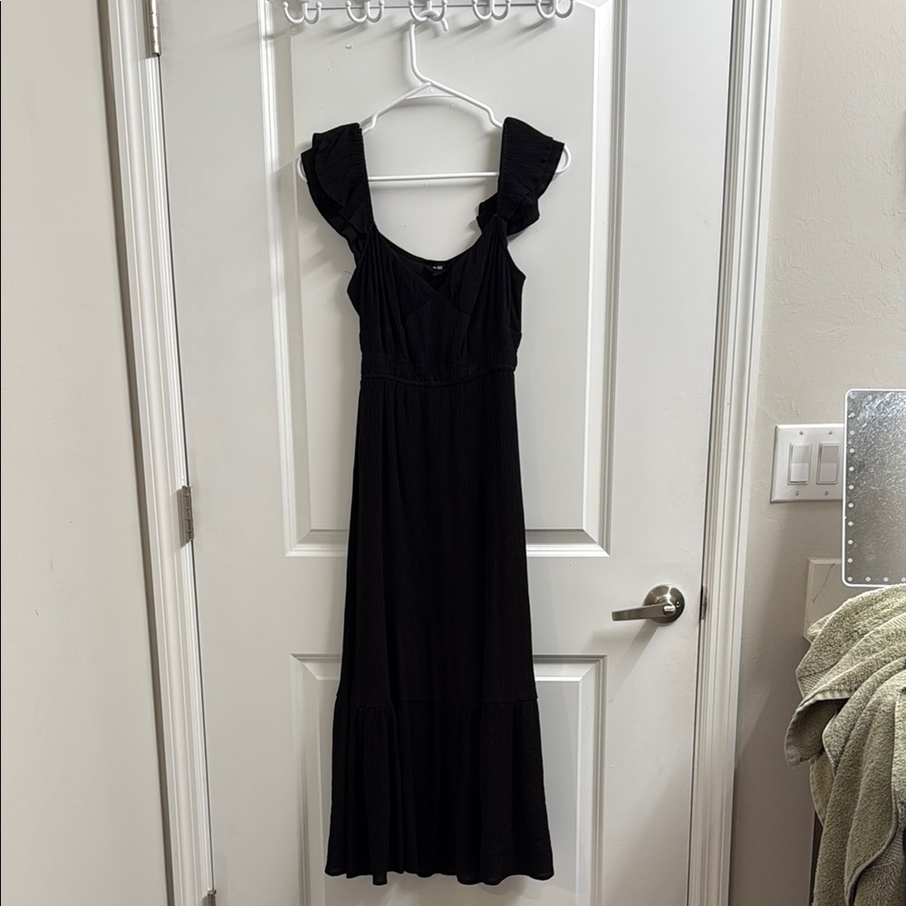 Mine Black Flutter Sleeve Maxi Dress